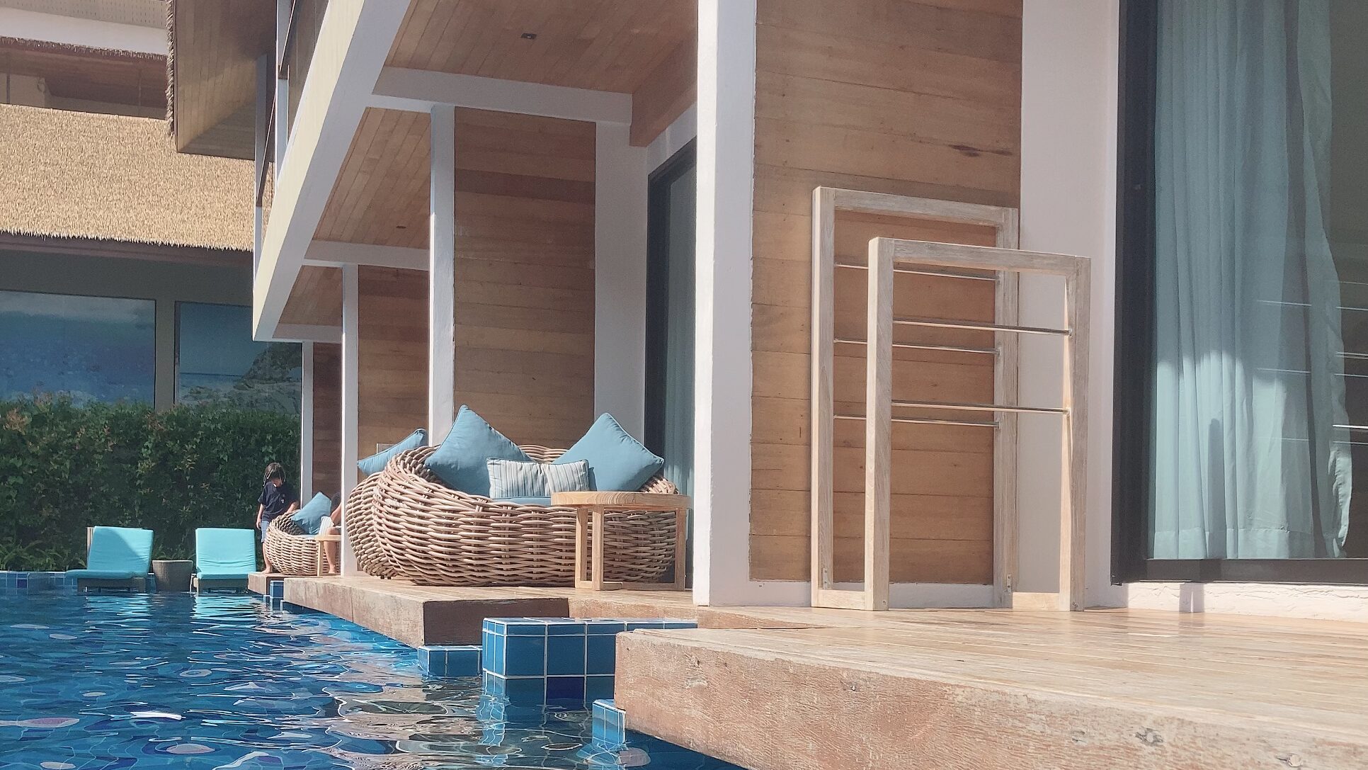 アキラ リペ リゾート プールアクセス