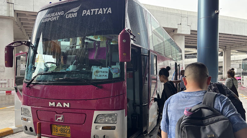 ドンムアン空港パタヤ行きのバス
