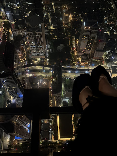 マハナコーンスカイウォーク（ガラス床）からの夜景