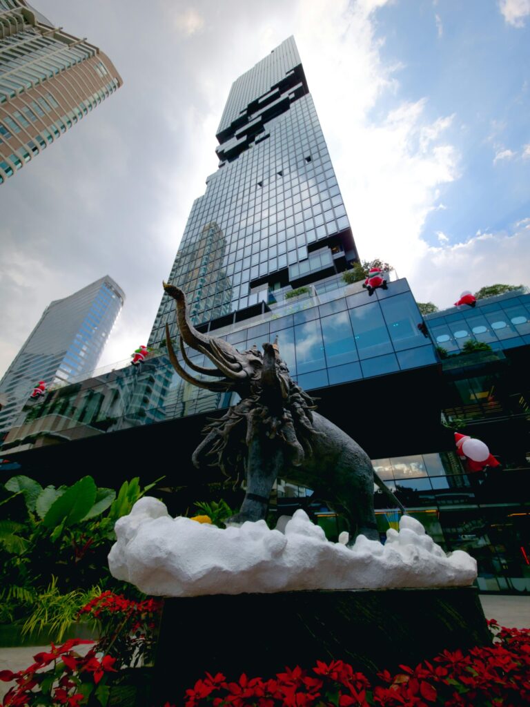 マハナコーンタワー